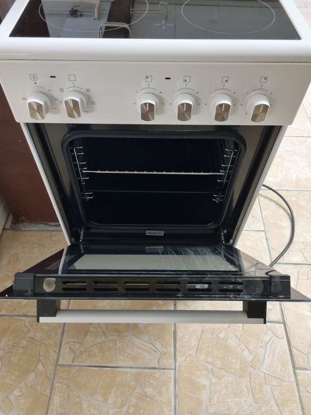 cuisini&egrave;re vitroc&eacute;ramique Electroménager