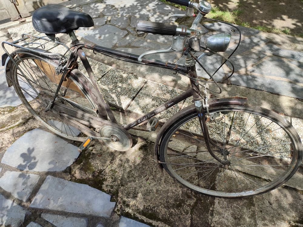 V&eacute;lo de ville motob&eacute;cane de luxe &agrave; r&eacute;nover
Vélos