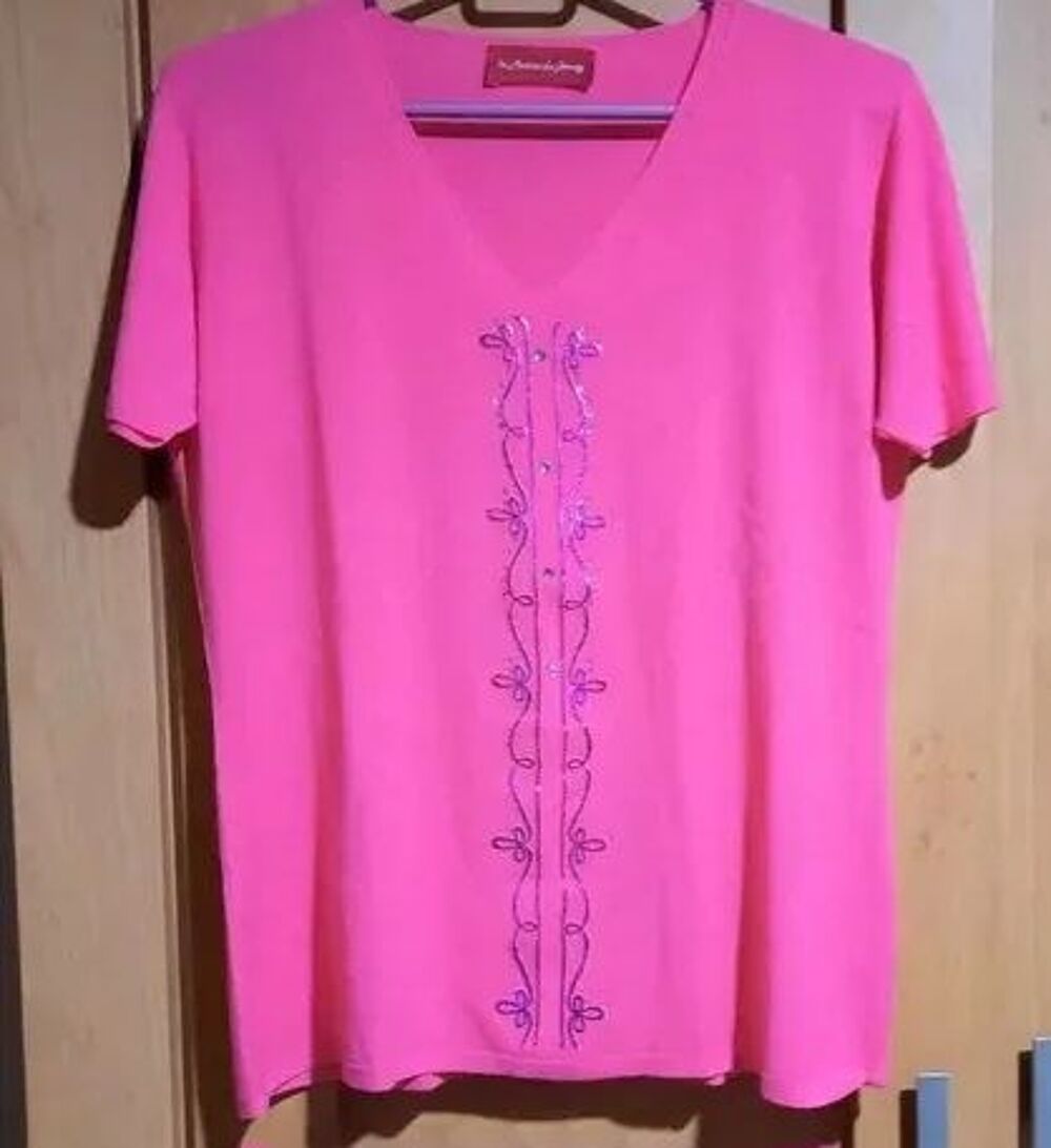  pull l&eacute;ger rose brod&eacute; avec strass T 40 - 42 ou 42 Vêtements