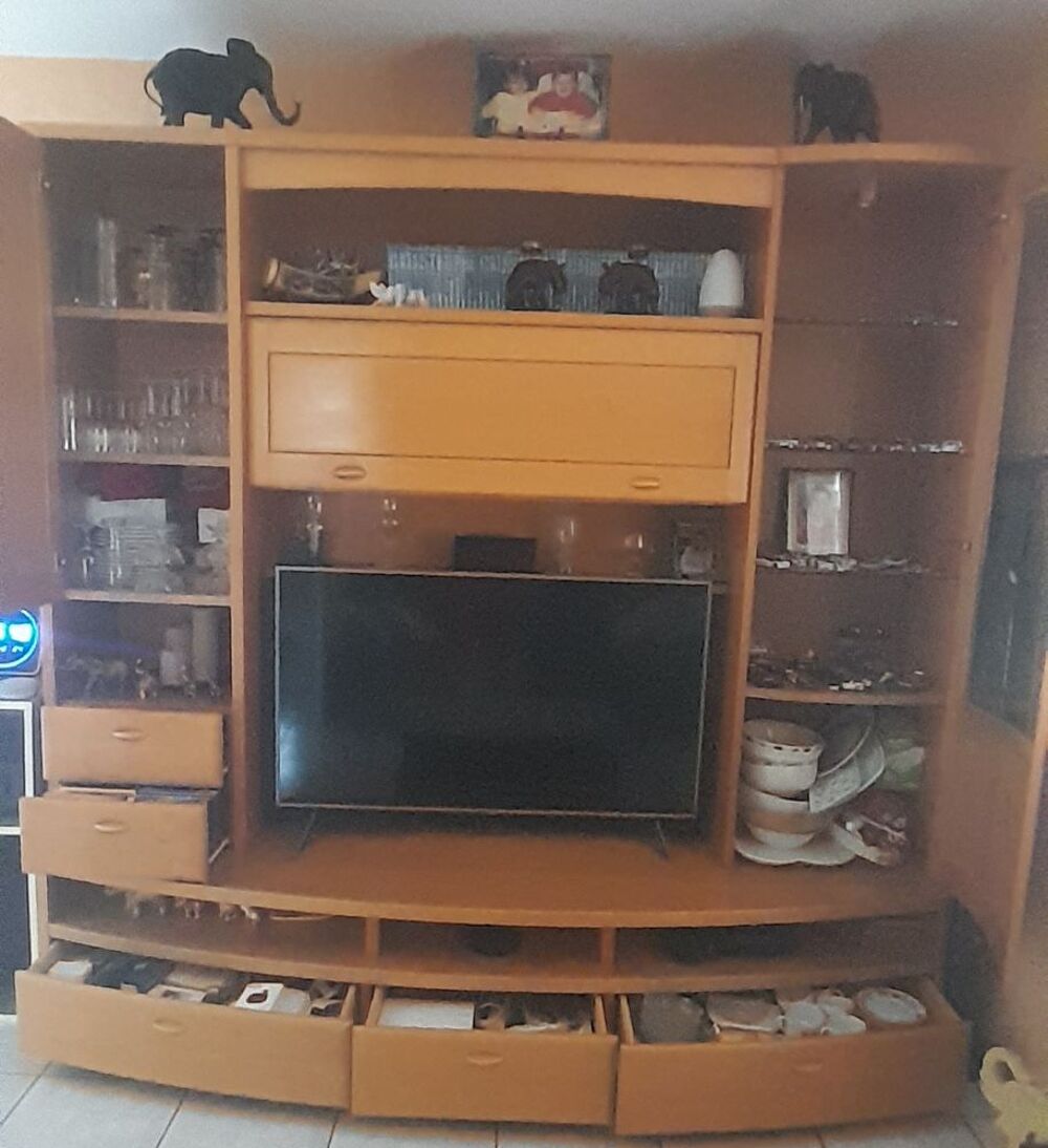 BEAU LIVING EN HAULNE EXCELLENT ETAT Meubles
