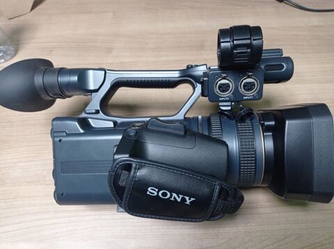 Caméra Sony HDR-AX2000 + trépied Manfrotto 190PROB 790 Saint-Michel-de-Fronsac (33)