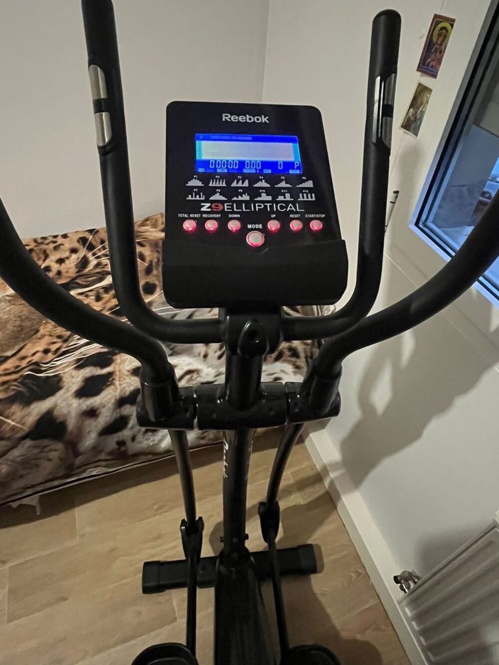 v&eacute;lo &eacute;lectrique Reebok Z9 -tr&egrave;s bon &eacute;tat Vélos