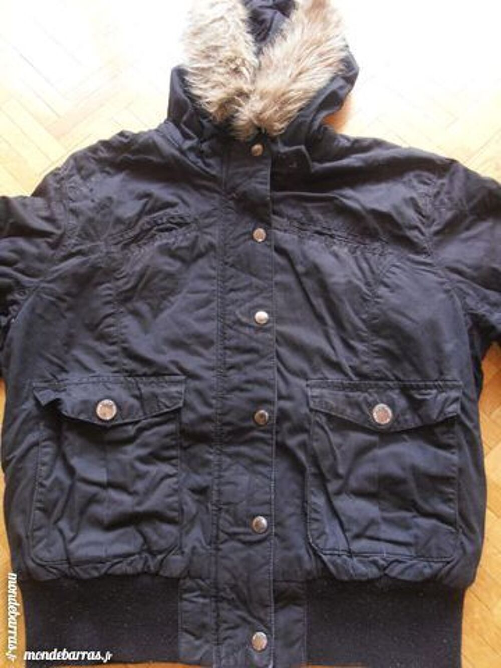 Blouson noir capuche "fourrure" (49) V�tements