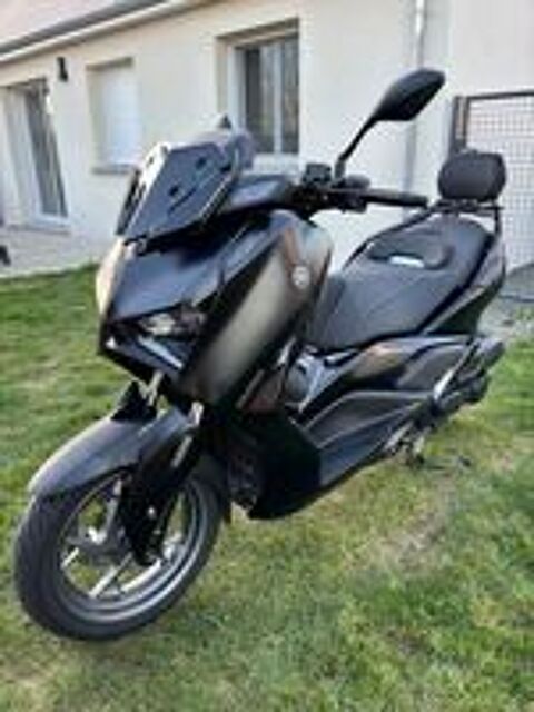YAMAHA 2024 occasion 37190 Druye