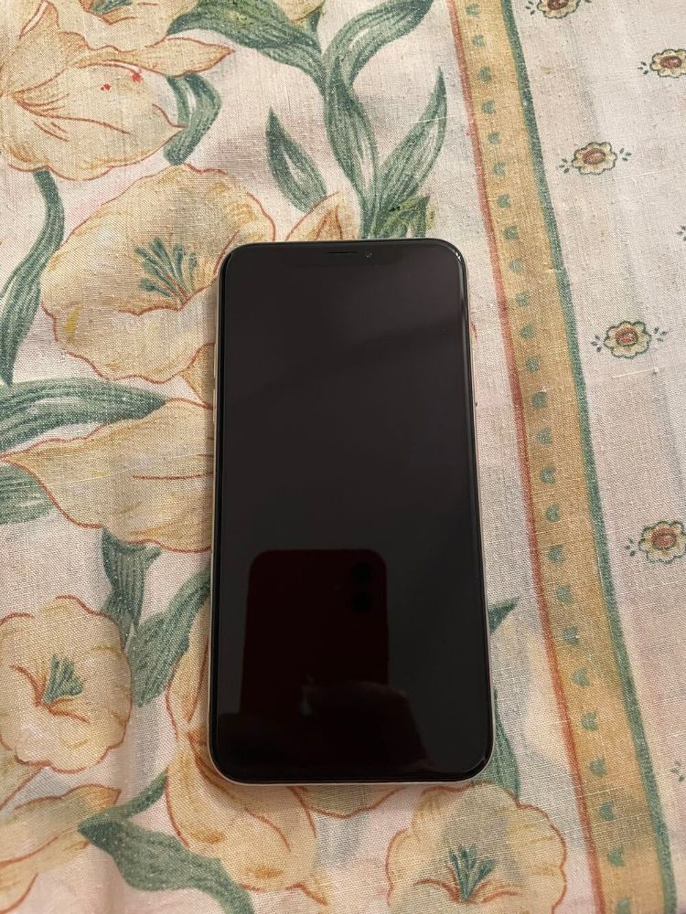 iPhone X 64 giga Téléphones et tablettes