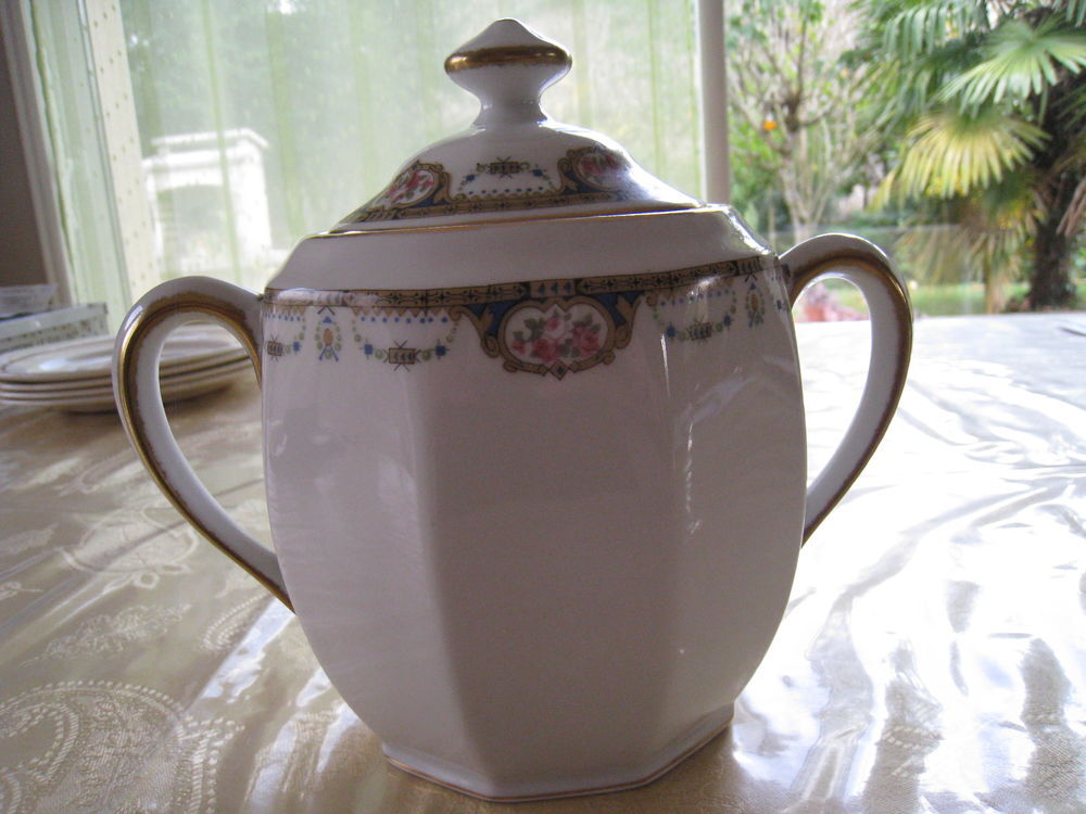 Sucrier 1952 Raynaud. A Limoges France Cuisine