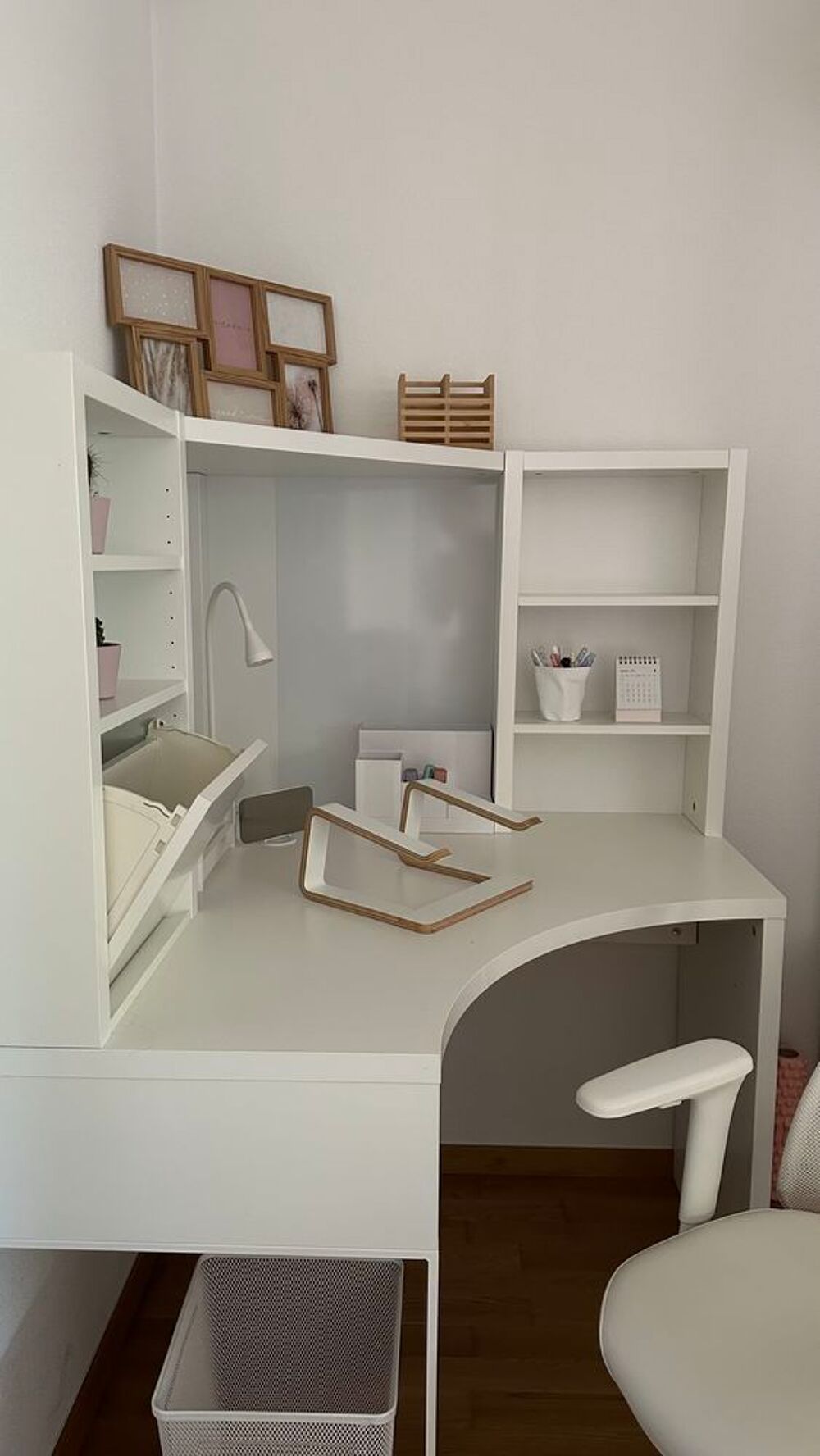 bureau avec chaise professionnelle Meubles