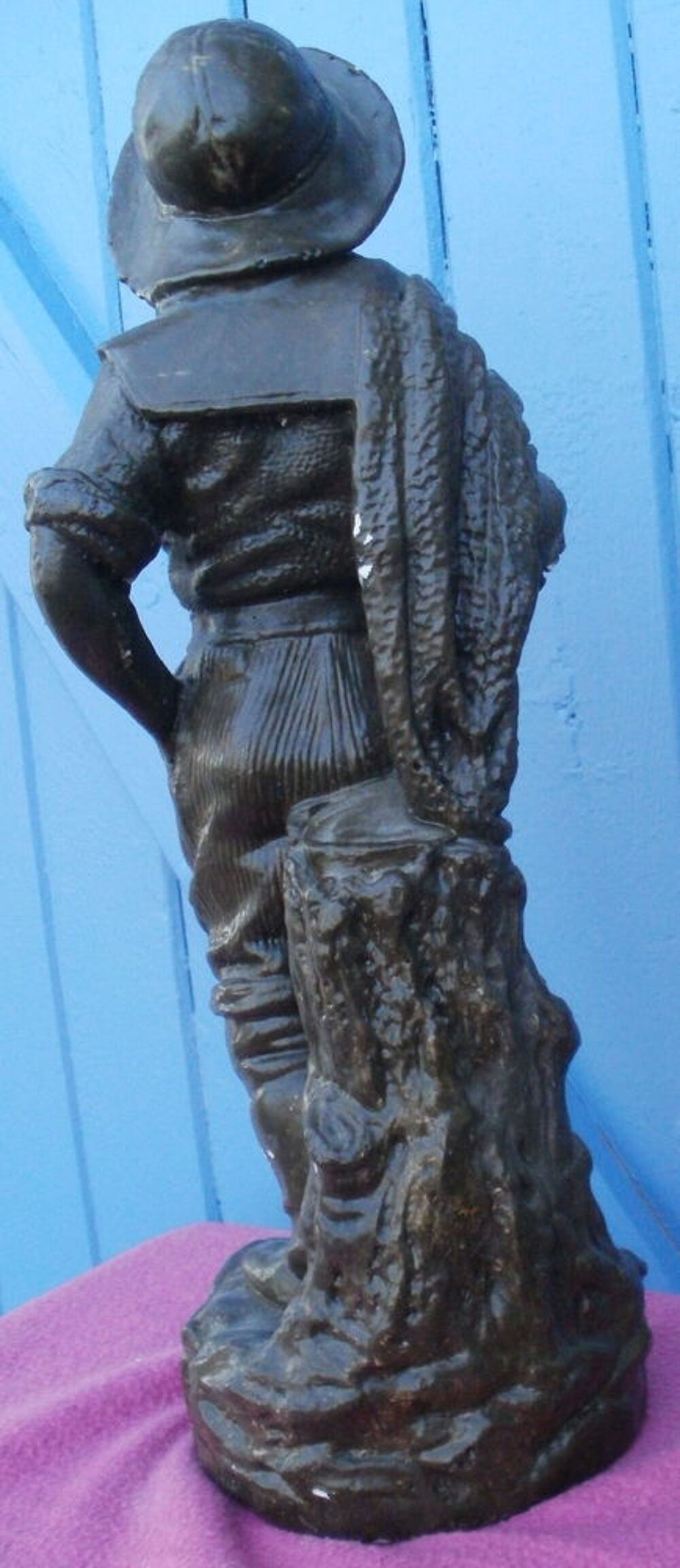 STATUE en platre repr&eacute;sentant un jeune gar&ccedil;on Hauteur 36 cm Décoration