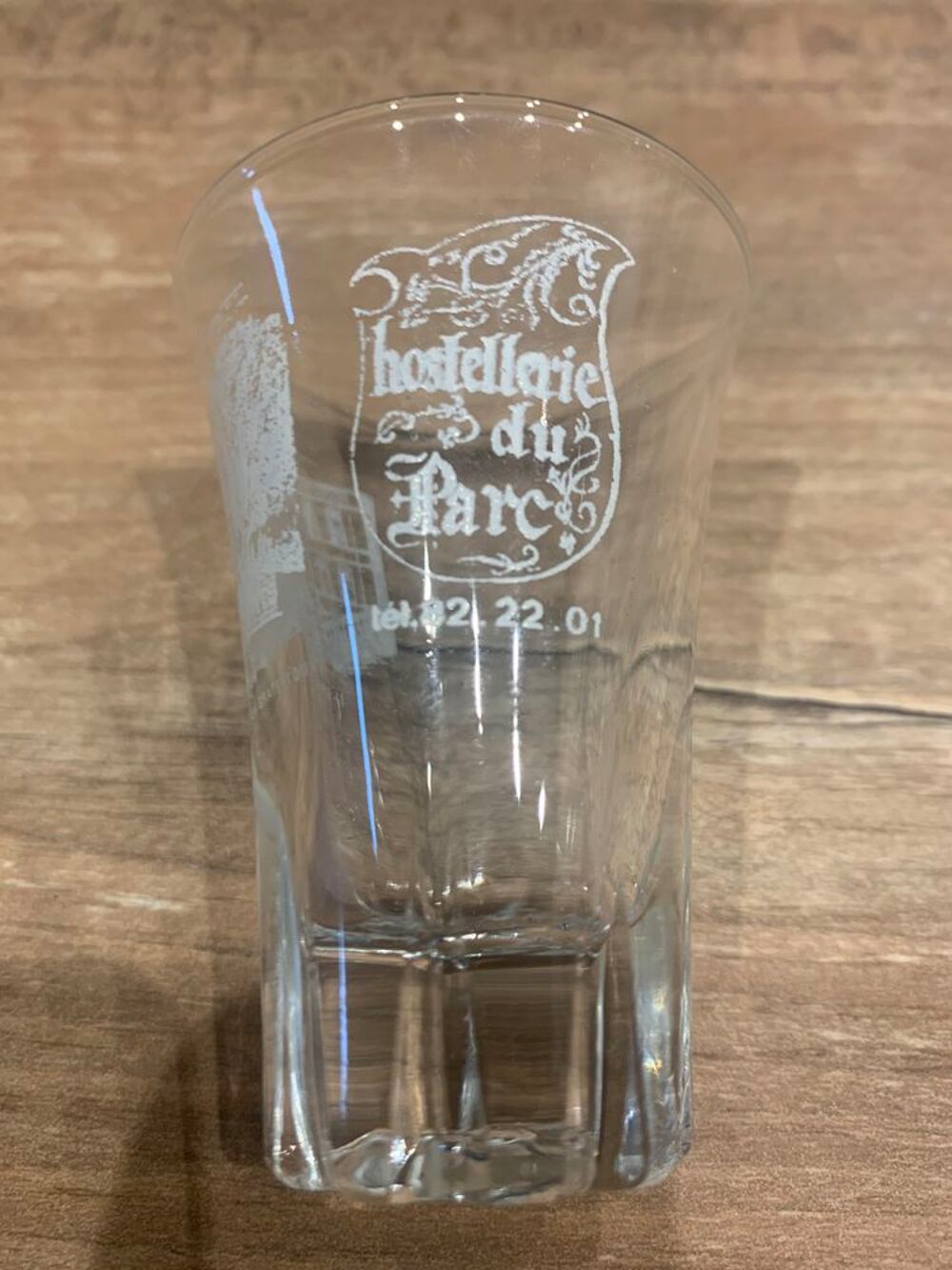 Lot de 7 verres &agrave; liqueurs &acute;&acute; Hostellerie du parc - Gratentour 31 &acute;&acute; Electroménager
