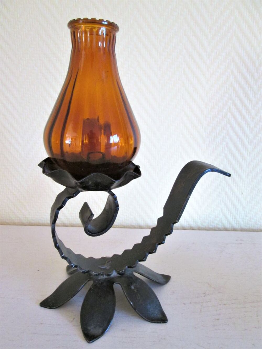 Bougeoirs en fer forg&eacute; noir Décoration