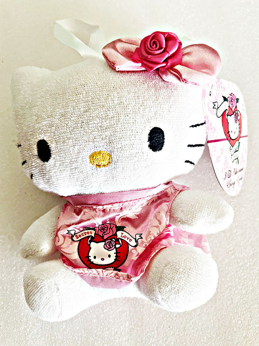 Jolie Peluche Hello Kitty Blanche et rose avec robe Jeux / jouets