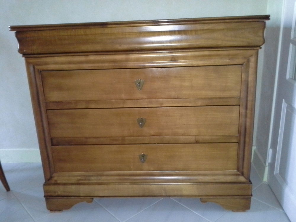 Commode merisier massif style Louis Philippe Meubles