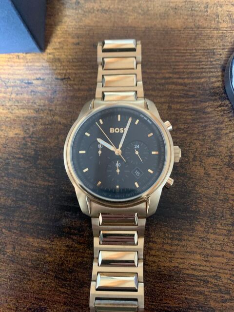 MONTRES    Marque Lacoste,  MK,   Boss,  faire offre 0 Metz (57)