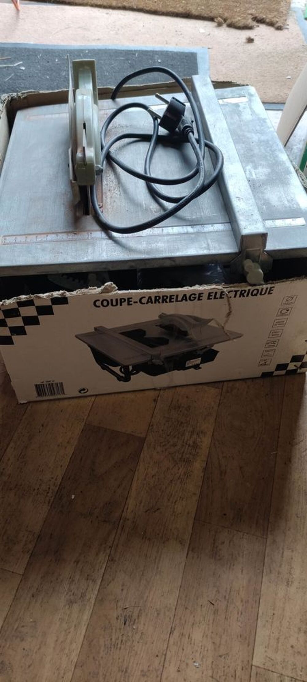 perceuse visseuse a percu , carrelette, Mat&eacute;riel bricolage Bricolage