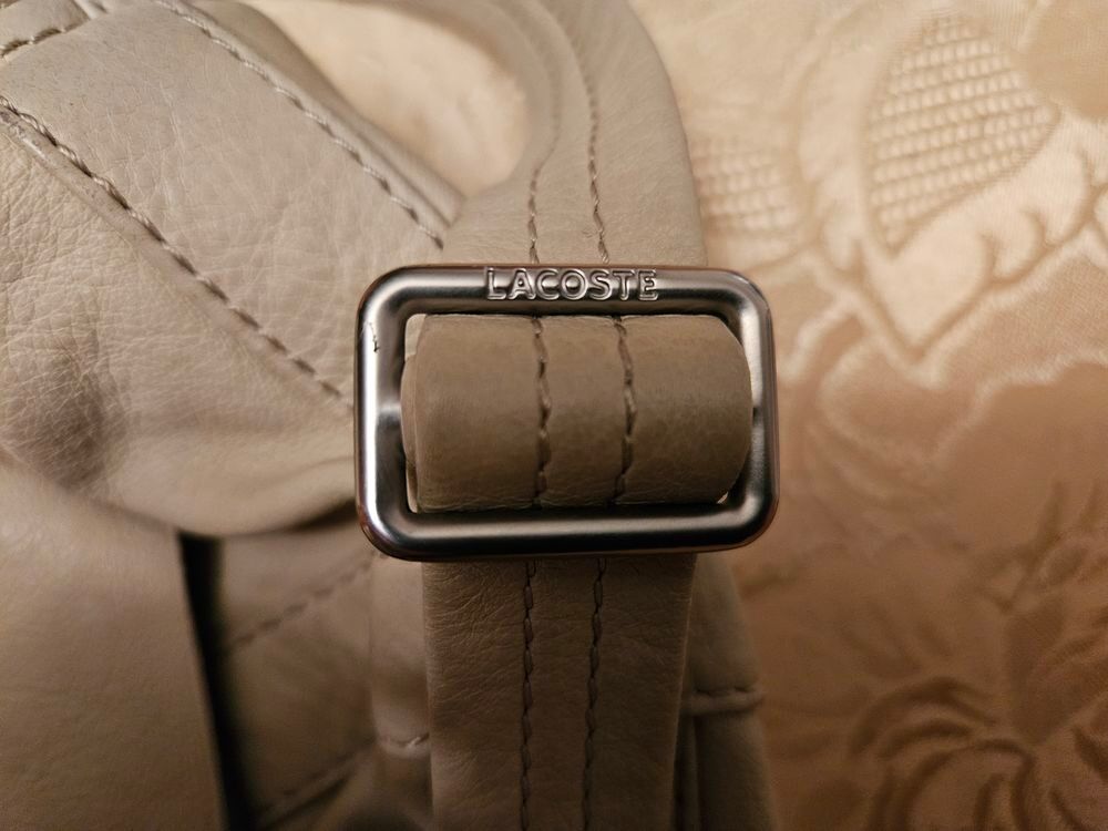 Sac &agrave; main ou en bandouli&egrave;re Lacoste Maroquinerie