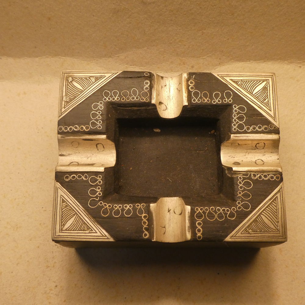 Cendrier Touareg en &eacute;bene et argent Décoration