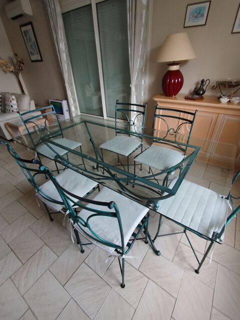 Table et chaises Chaponnay (69)