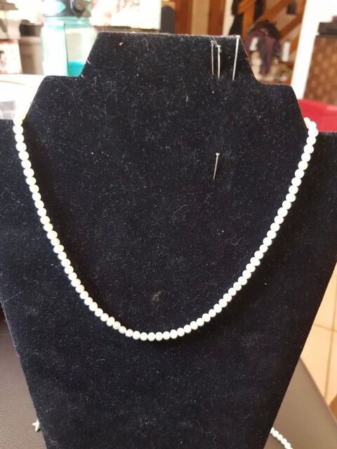 
Collier perle blanche 47 cm neuf 4 e 4 Viriat (01)