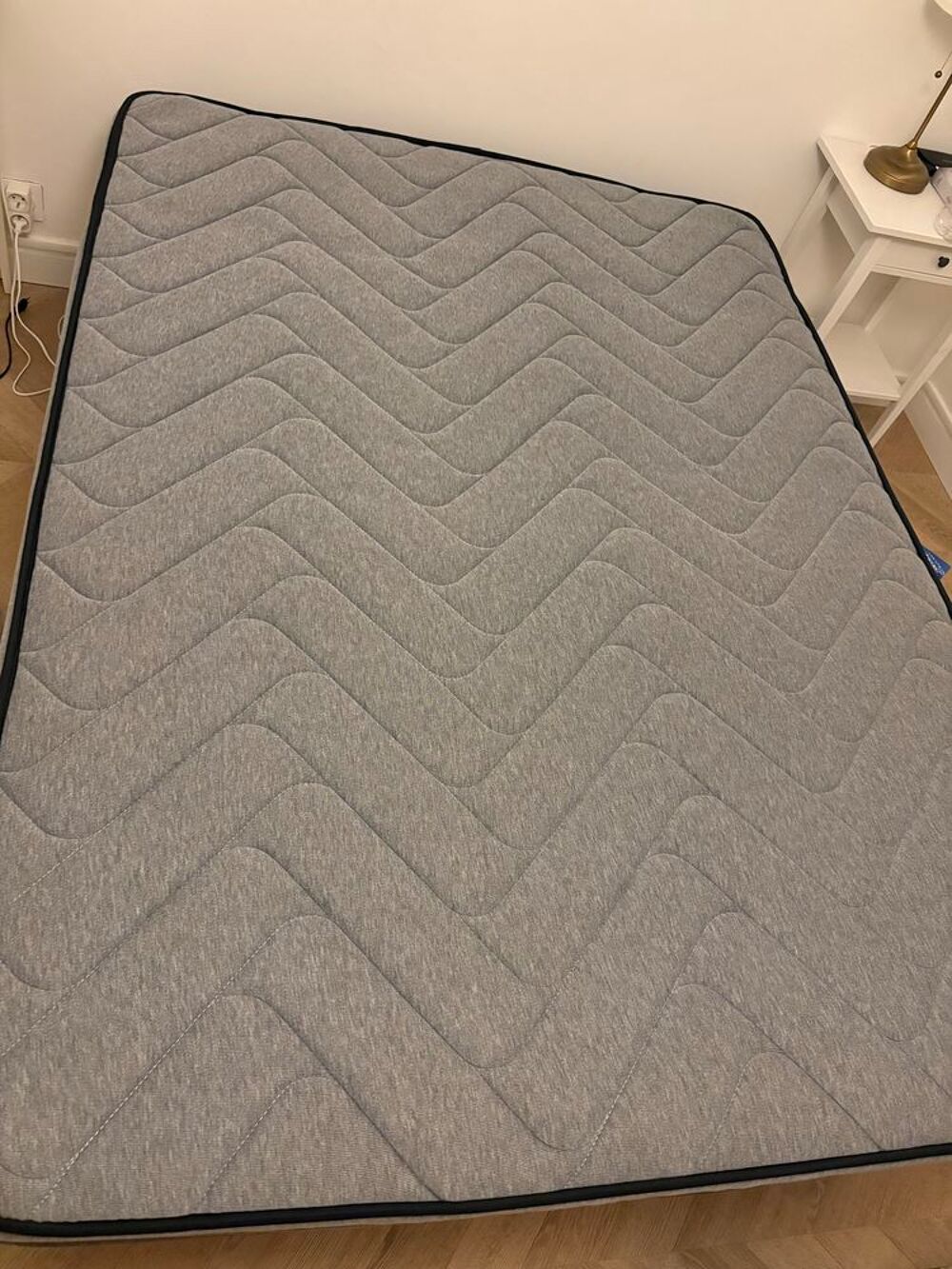 Lit matelas + sommier Meubles