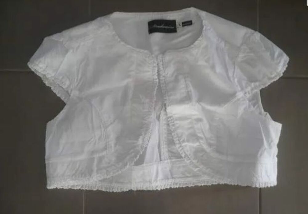 Bol&eacute;ro blanc stradivarius coton T 40 ou T 38 - 40 Vêtements