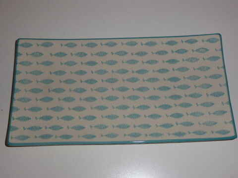 Plat rectangulaire blanc dcor petits poissons AMADEUS 10 Rueil-Malmaison (92)