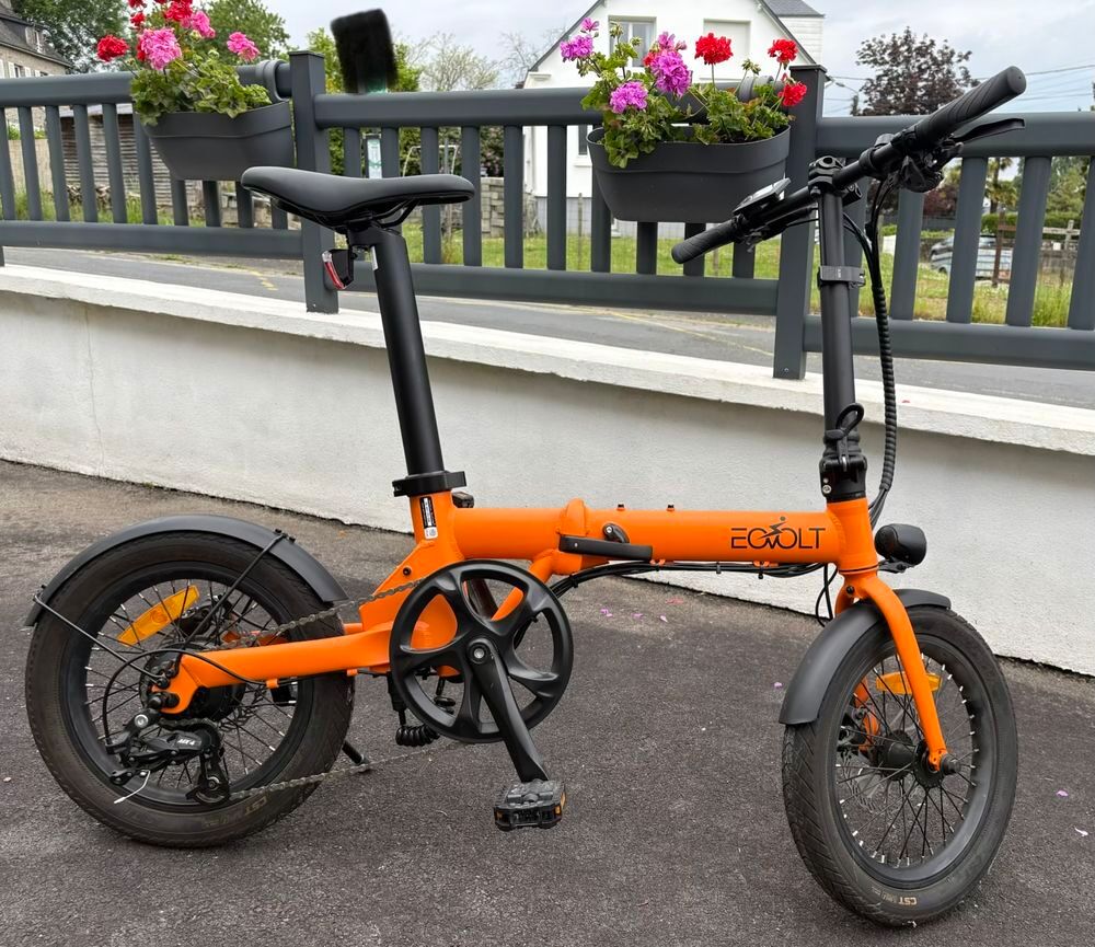 Vends 2 V&eacute;los pliants &eacute;lectriques Vélos
