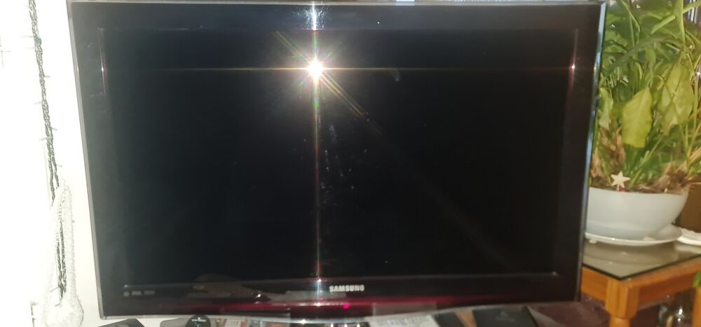 T&eacute;l&eacute;viseur Samsung &Eacute;cran Plat Noir Photos/Video/TV