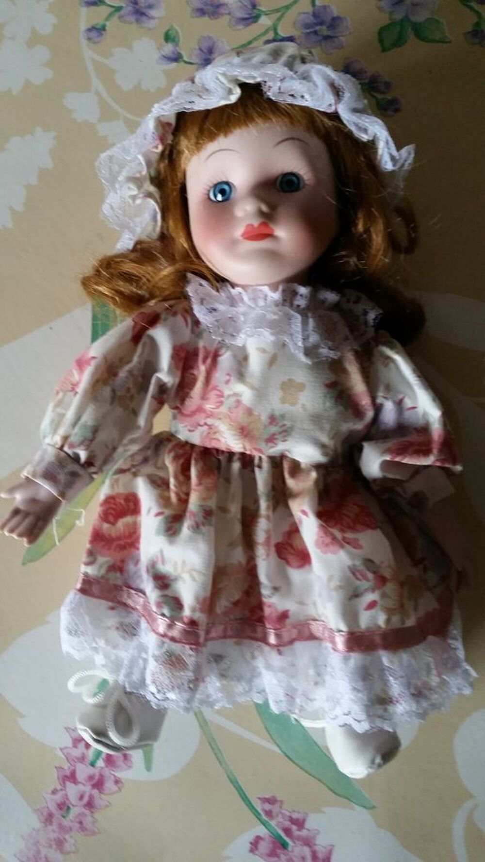Poup&eacute;e en porcelaine Jeux / jouets