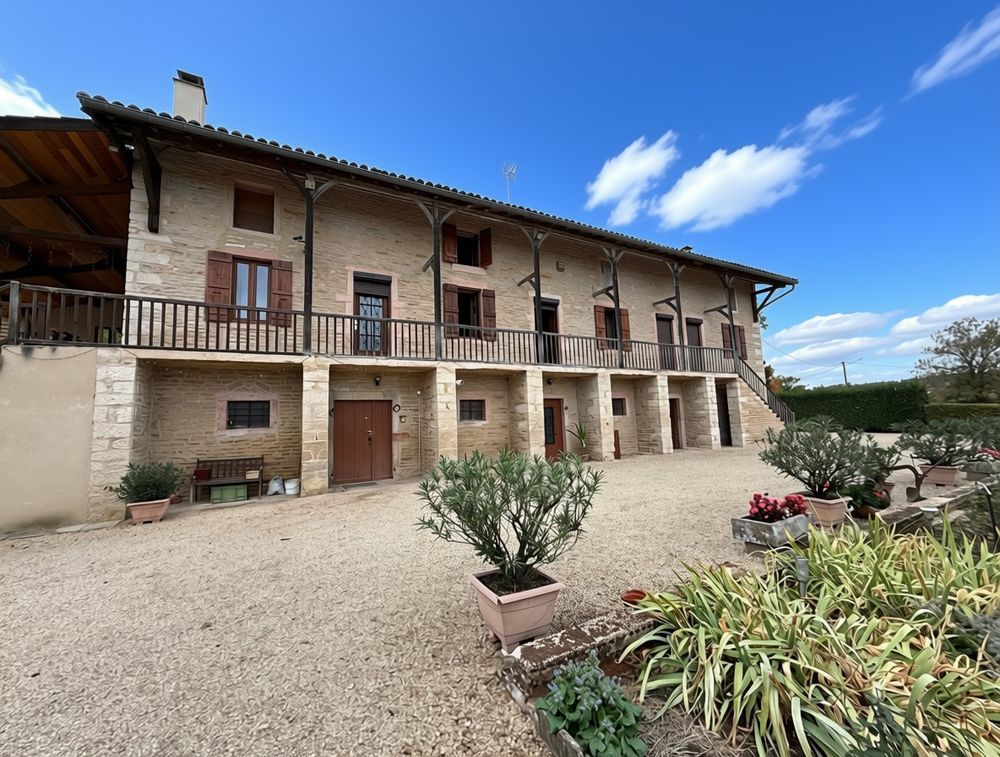 Vente Maison MAISON VIGNERONNE AVEC GALERIE, DÉPENDANCES ET VASTE TERRAIN Tournus