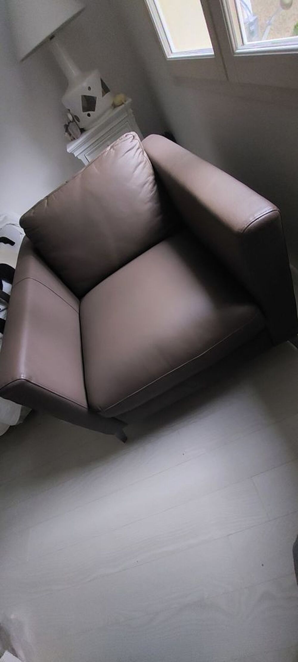 Fauteuil en cuir taupe Cuir center Meubles