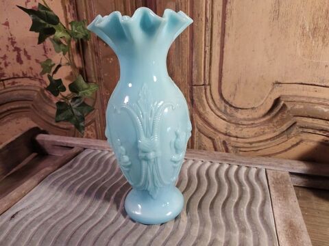 Vase Opaline de Saint-Louis Bleue XIX�me 45 Loches (37)