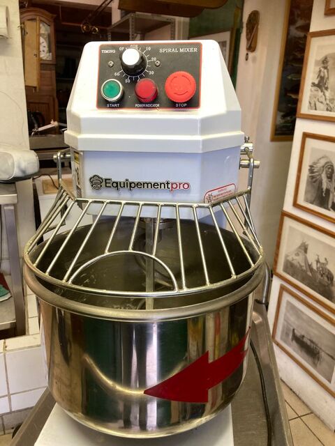 pétrin 10 litres très peu servi 300 74910 Seyssel