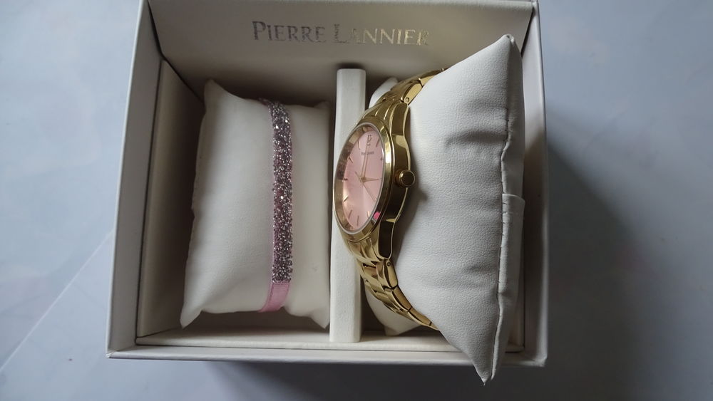 Coffret PIERRE LANNIER Montre neuve avec bracelet Bijoux et montres