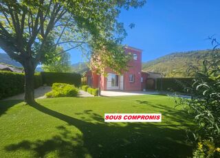 Vente Villa Belle villa avec jardin paysager, à proximité immédiate du Lac de Castillon Castellane