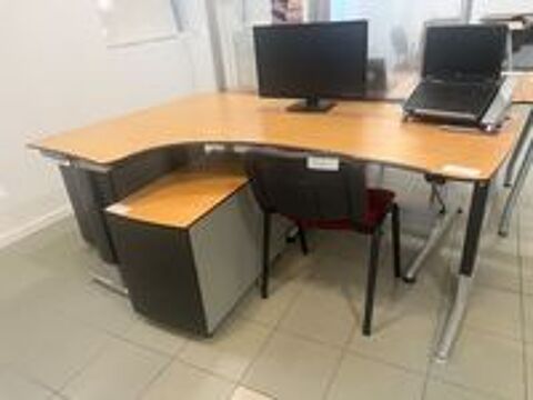   ENSEMBLE DE MOBILIER DE BUREAU AVEC BUREAU LEVANT ET CAISSON 