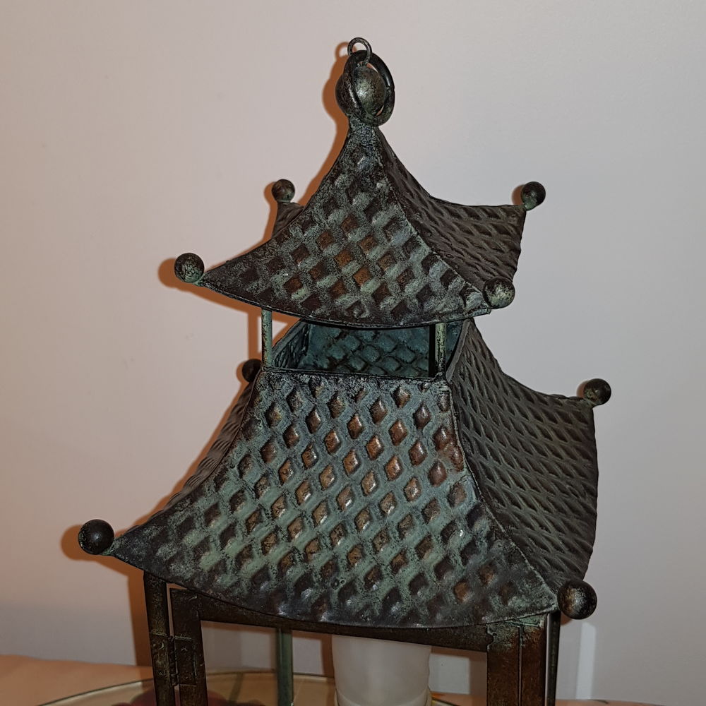 JOLIE LAMPE CHINOISE DE FORME PAGODE Décoration