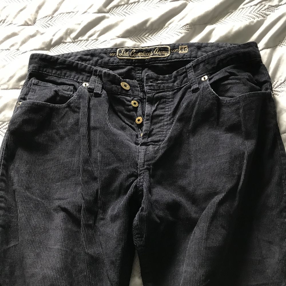 Pantalon NOIR en velours T. 46 Vêtements