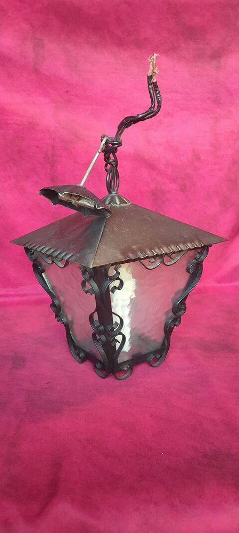 Suspension noire en fer forg� et verre 13 Avermes (03)