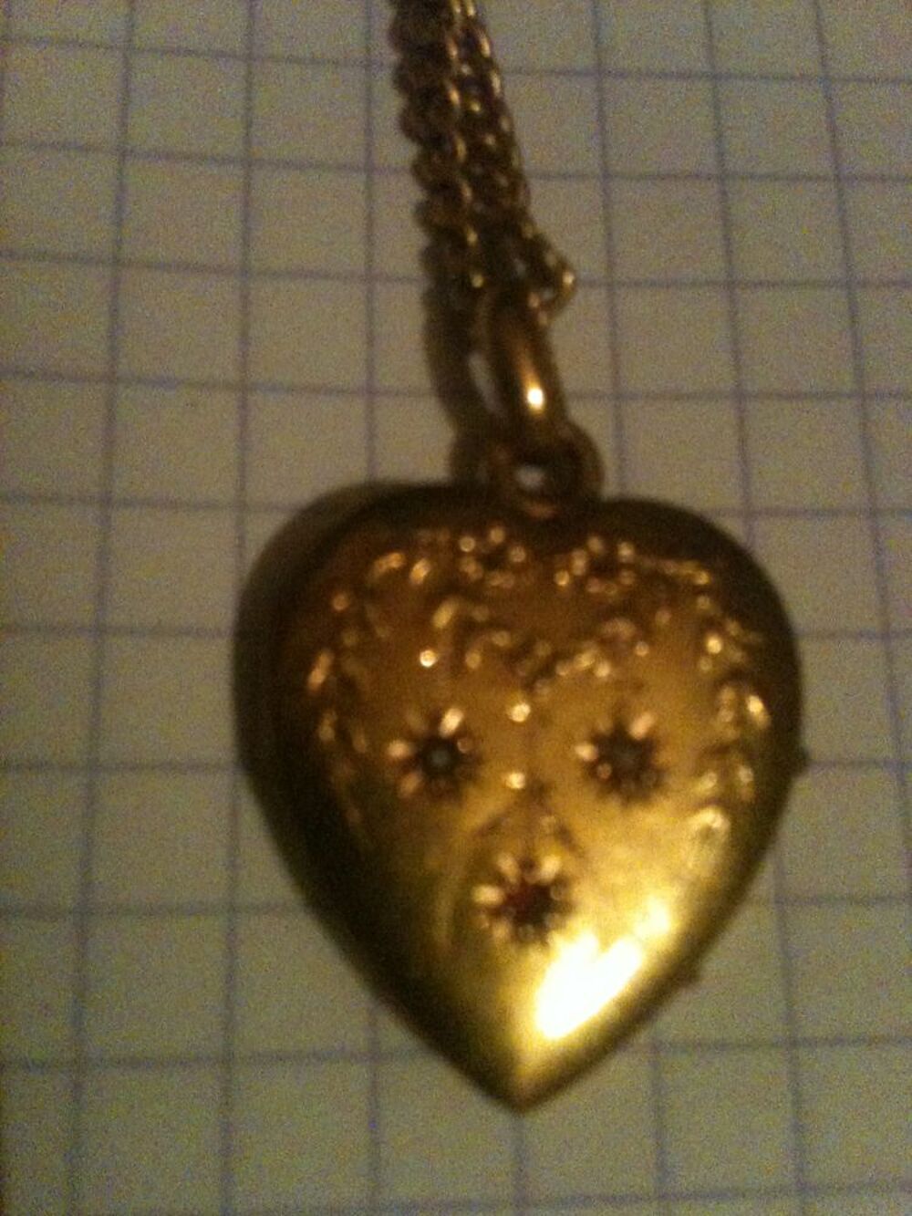 Bijou ancien coeur or cisel&eacute; porte-photo et cha&icirc;ne d'&eacute;poque Bijoux et montres
