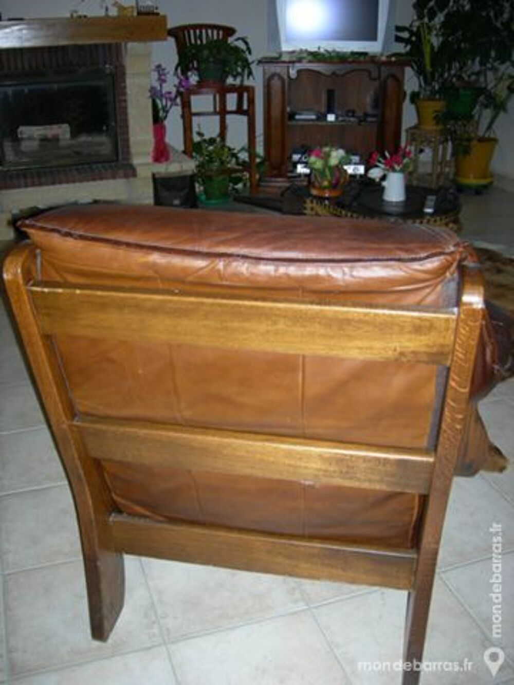 1 fauteuil cuir de couleur marron d'origine Croza Meubles