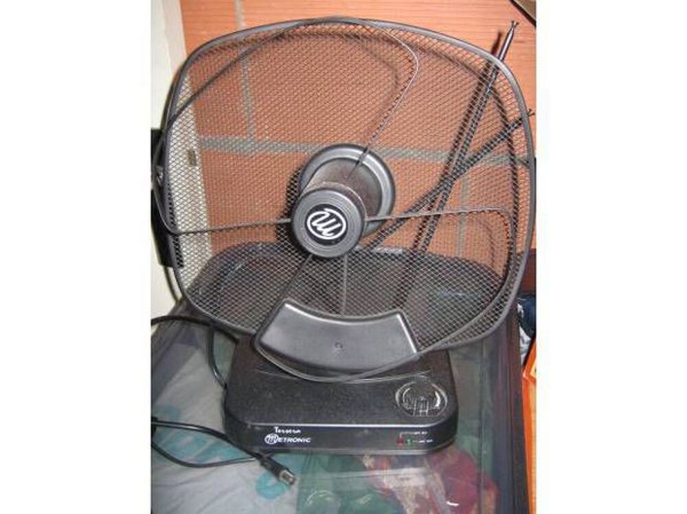 Une antenne interieur tessera metronic Photos/Video/TV