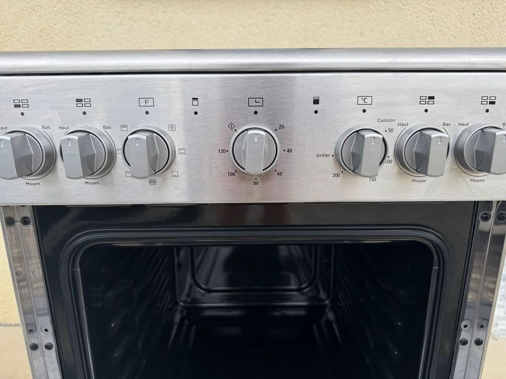 Cuisini&egrave;re &eacute;lectrique vitroc&eacute;ramique AYA €" quasi neuve €" 50€&macr;cm Electroménager