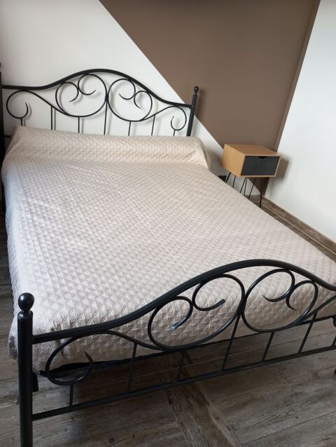 Lit  fer
+ latte bois 140/190 cm 80 Magalas (34)