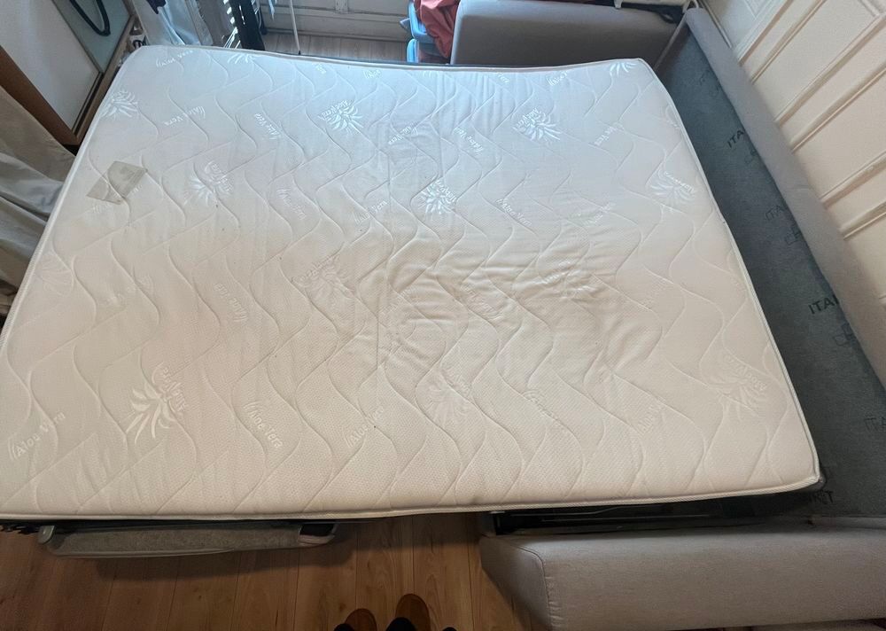 Canap&eacute; convertible INSIDE 75 -Tr&egrave;s bon &eacute;tat (2023) Meubles