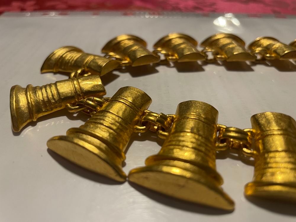 Collier souple dor&eacute; motifs cisel&eacute;s emmaill&eacute;s ANTIGONA Bijoux et montres