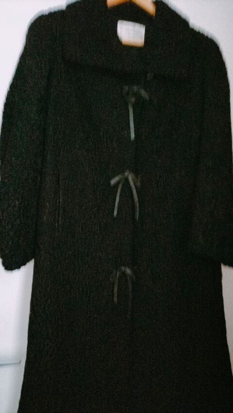 Manteau ASTRAKAN noir Paris 9 (75)