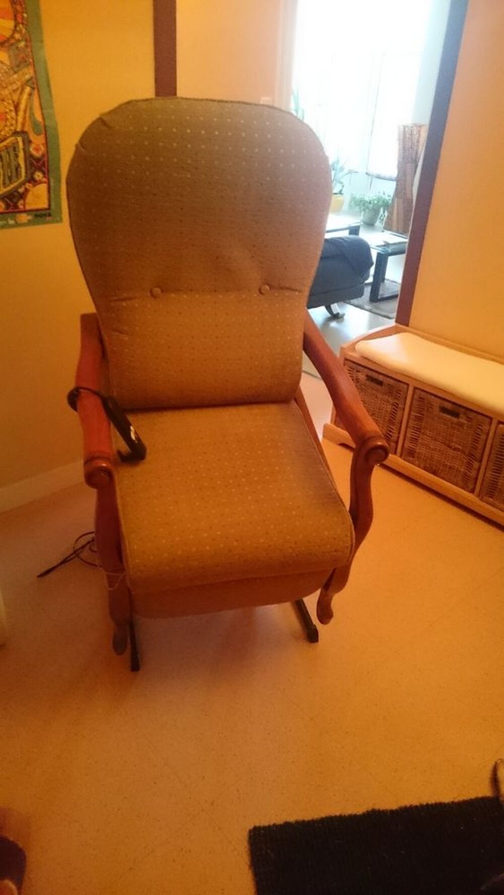 Fauteuil &eacute;lectrique avec aide &agrave; la lev&eacute;e Meubles