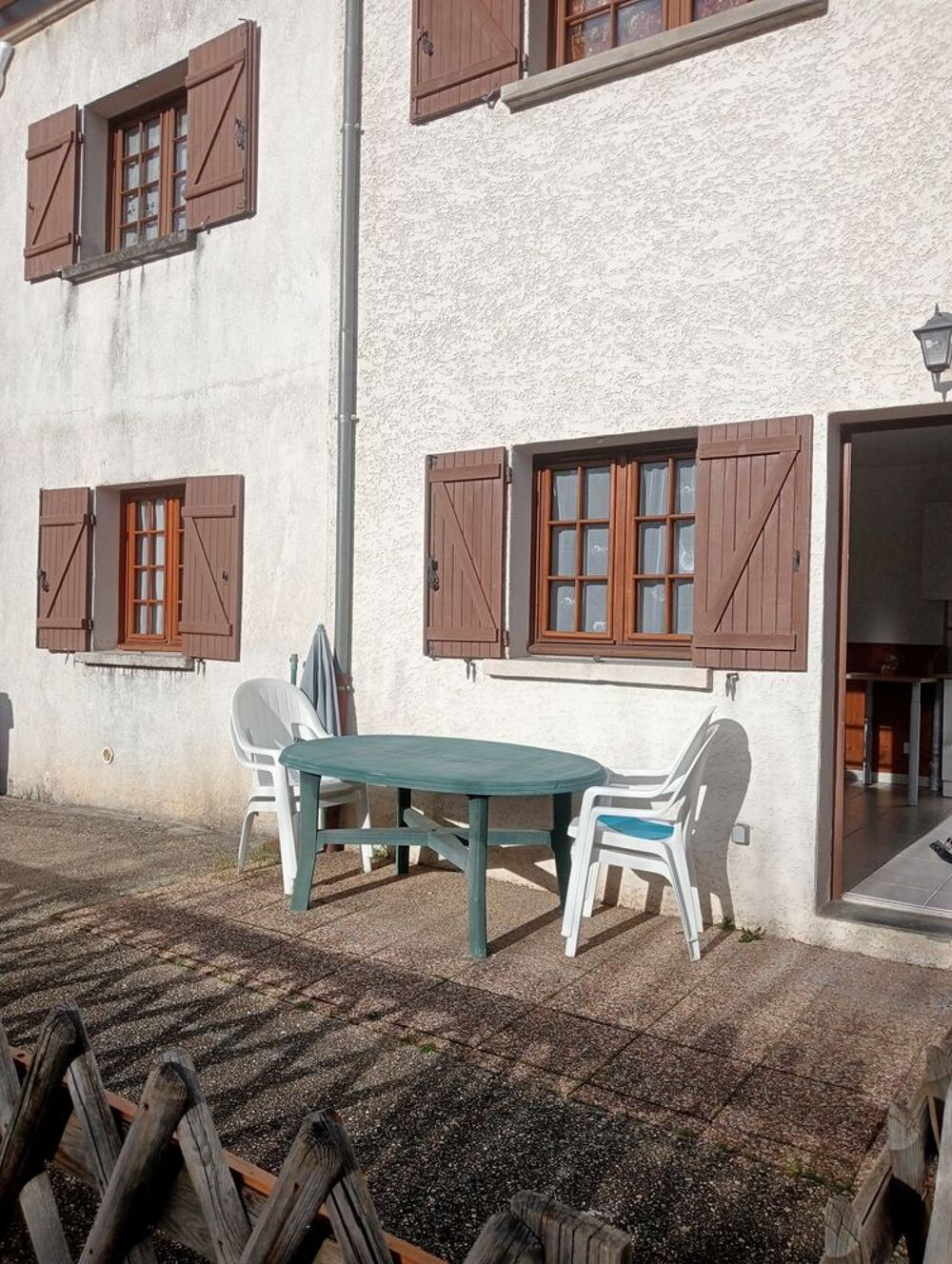 Location Appartement T2 meublé en maison -terrasse 21m2 
Parking privé -tram 50m Grenoble