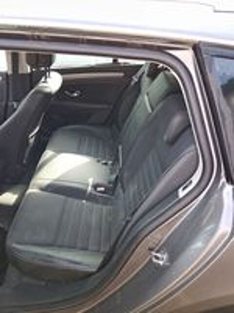 Laguna III Estate Laguna Estate 1.5 dCi 110 FAP eco2 Black Edition 2011 occasion 72230 Arnage
