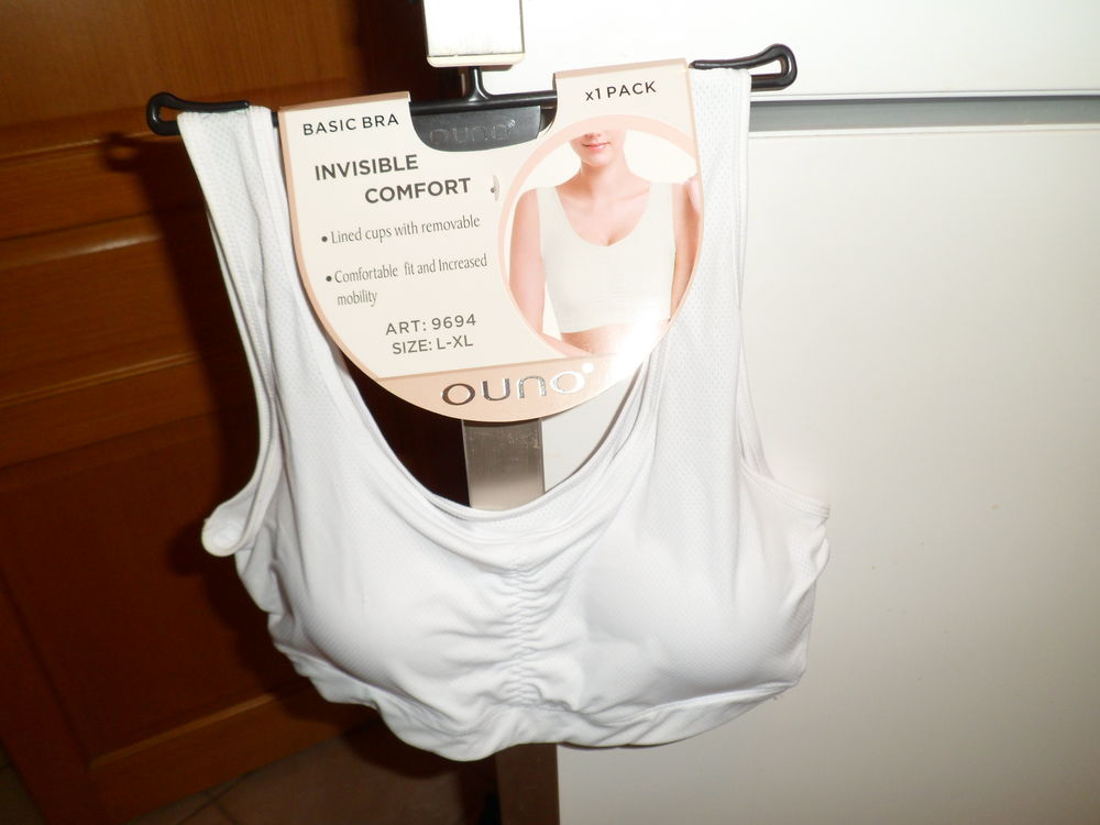 lot de 3 brassi&egrave;re
taille l/xl 95/105
avec coque qui ce reti Vêtements